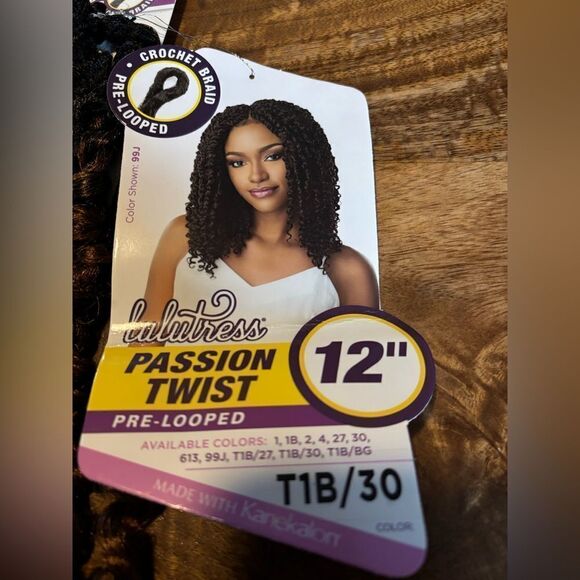 Sensationnel Crochet Braids Lulutress Passion Twist 12" (3-PACK, T1B/30) - Picture 7 of 9